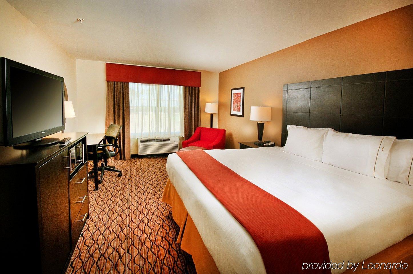 Holiday Inn Express Hotel And Suites Pearsall By Ihg מראה חיצוני תמונה