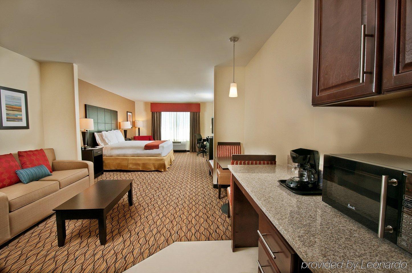 Holiday Inn Express Hotel And Suites Pearsall By Ihg מראה חיצוני תמונה